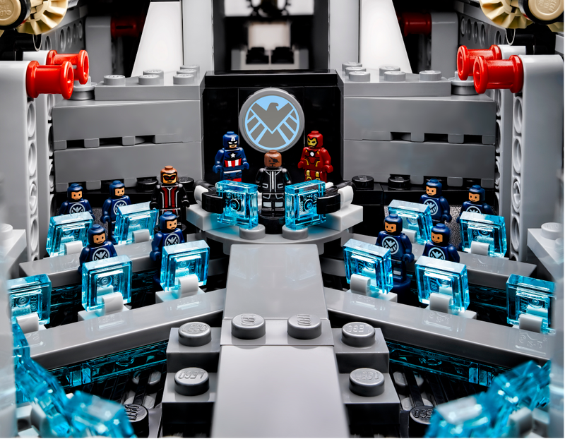 Illustration for article titled The Lego SHIELD Helicarrier is real and amazing